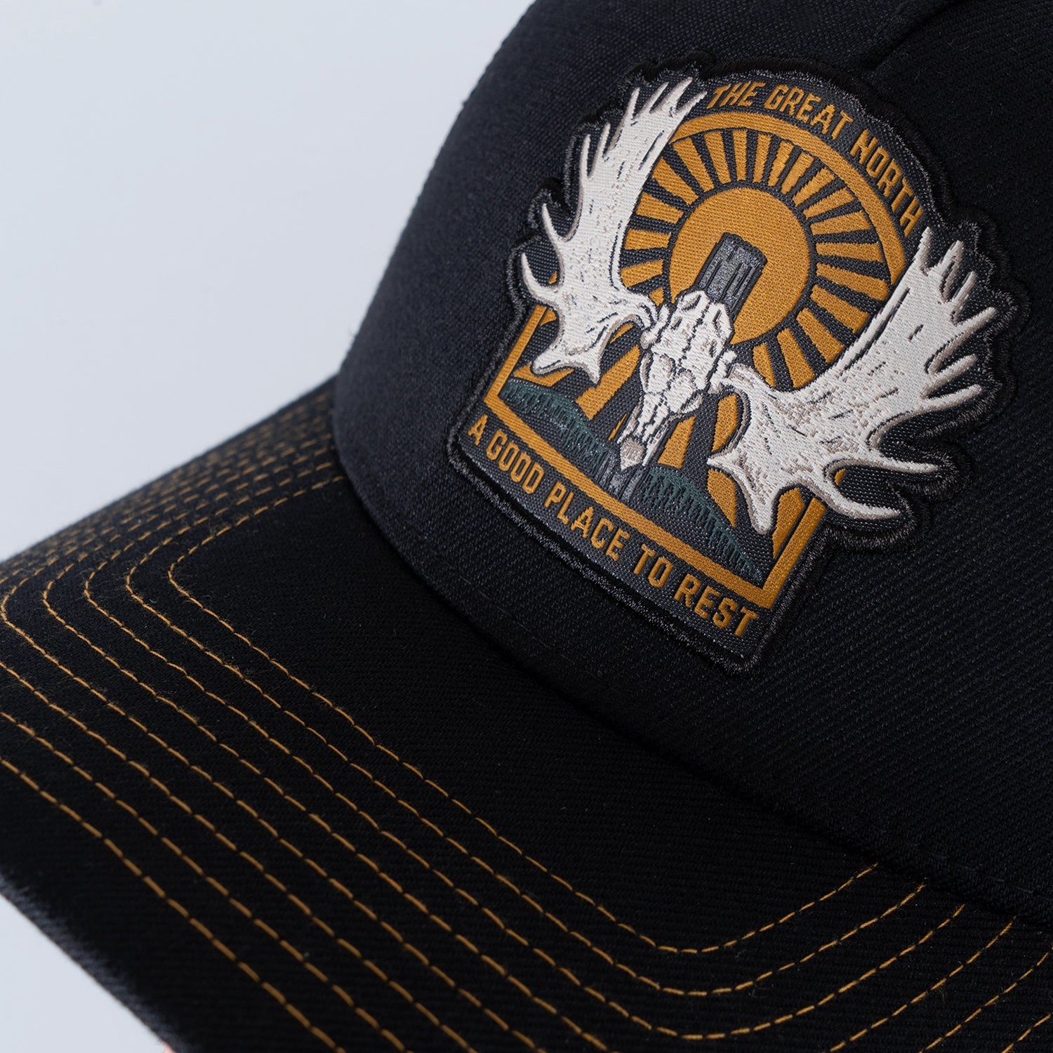 ÄLGHORN TRUCKER CAP - HOOKED BLACK