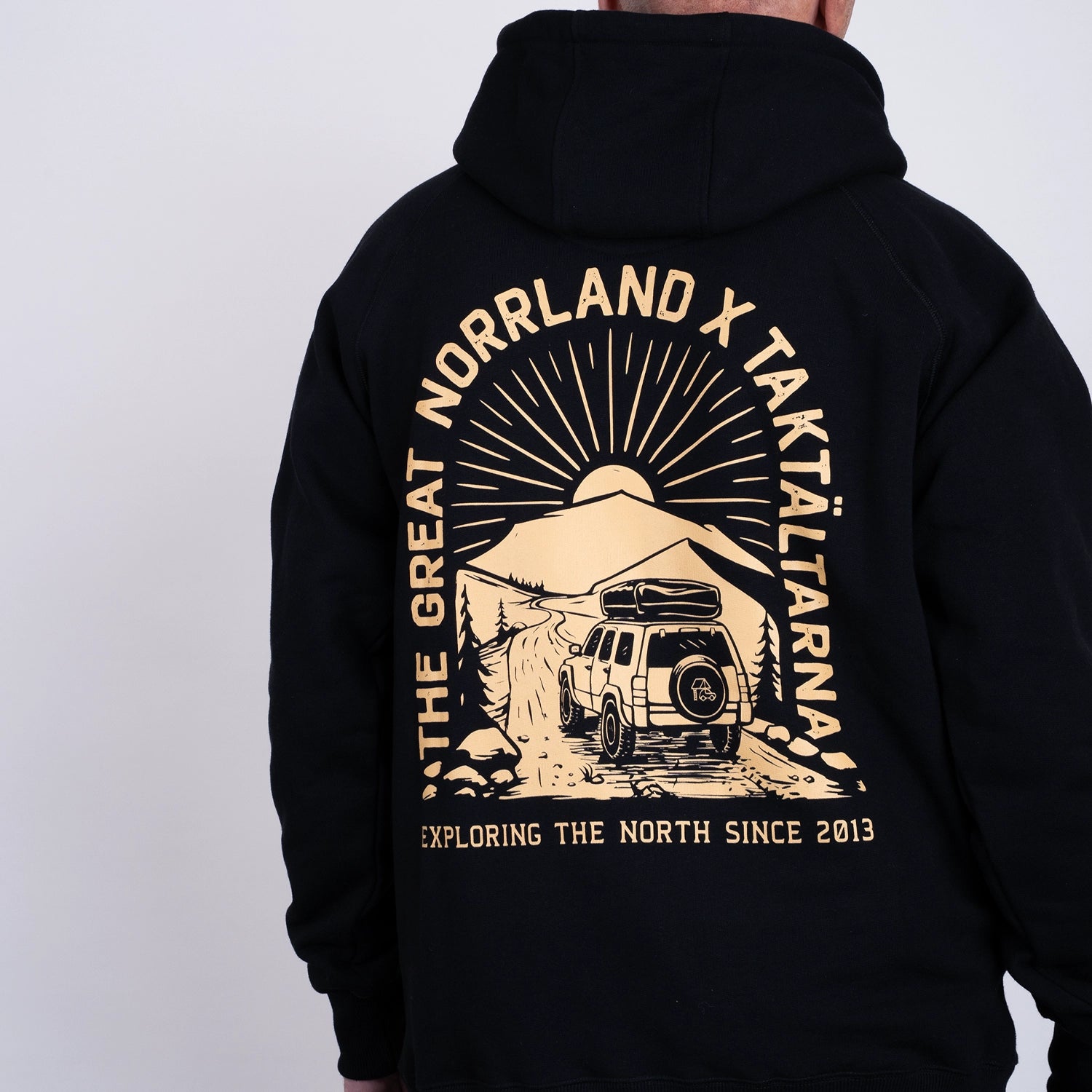 EXPLORE HOODIE - TKT BLACK