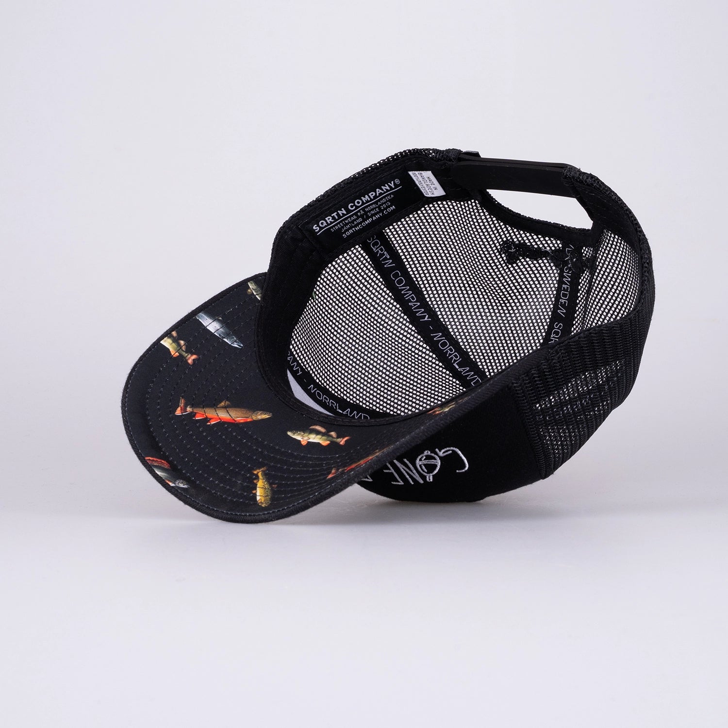 GONE FISHING TRUCKER LOW KEPS - BLACK