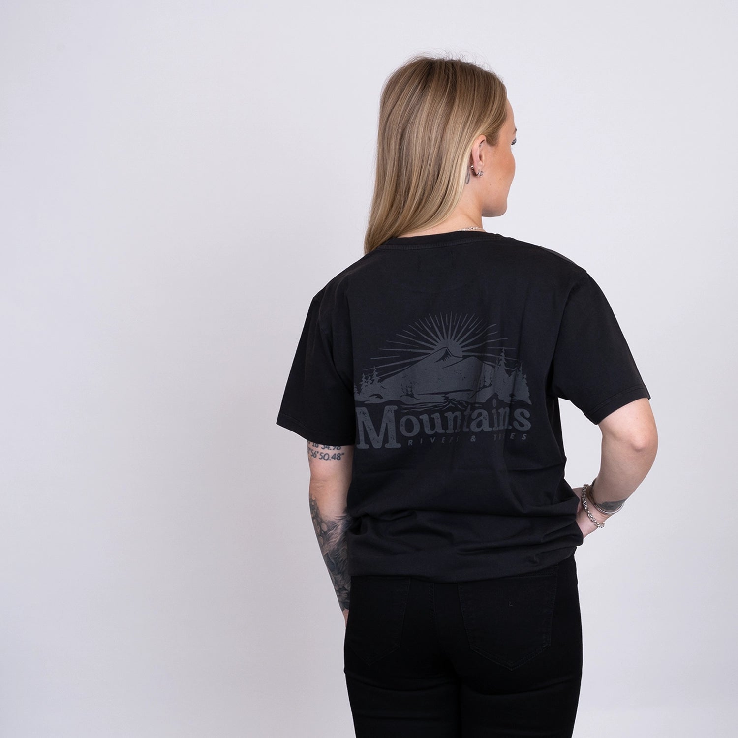 RIVERS & TREES T-SHIRT - WASHED BLACK