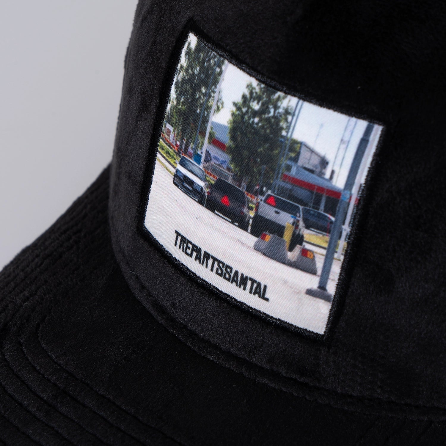 TREPARTSSAMTAL VELVET TRUCKER CAP - BLACK