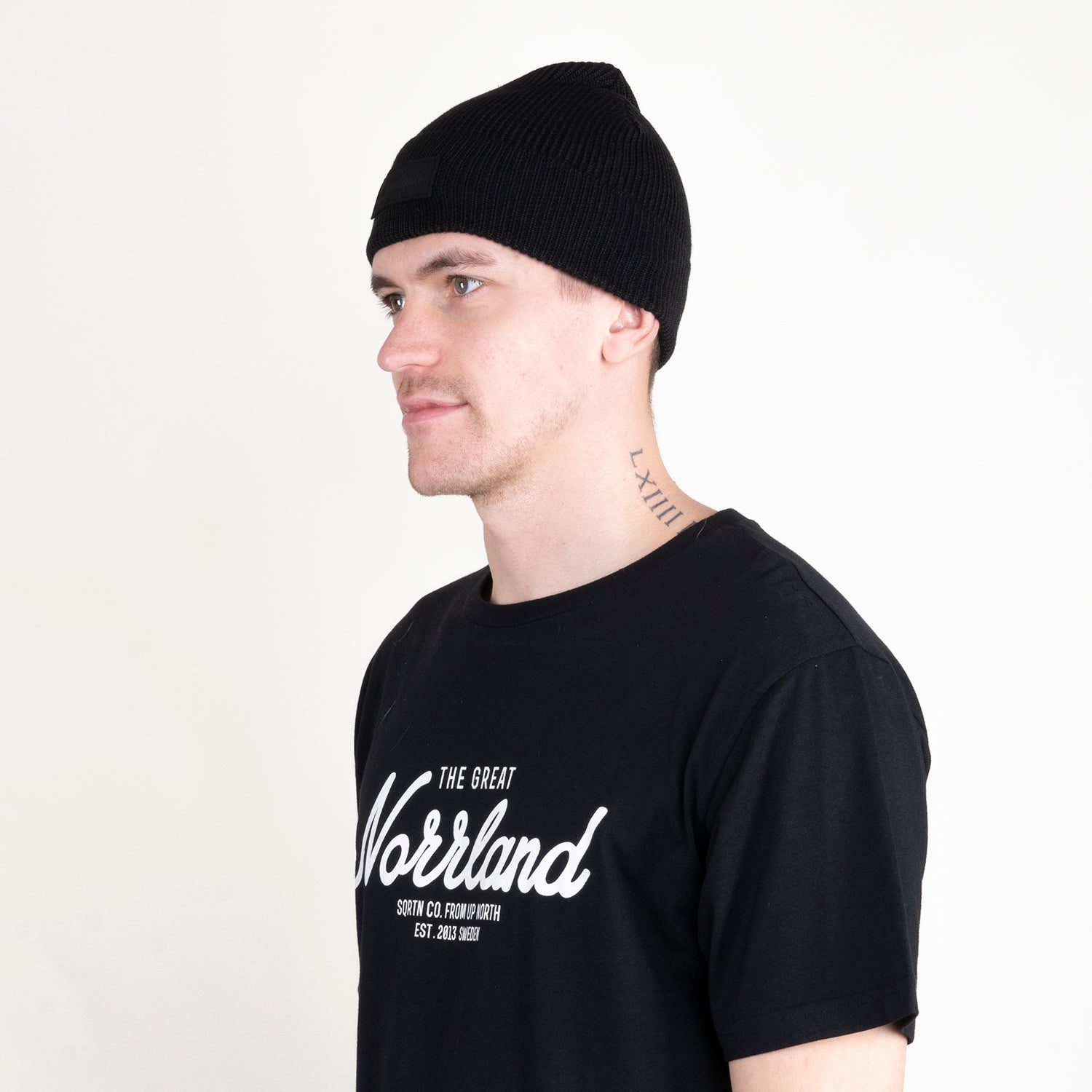 UMEÅ BEANIE - BLACK