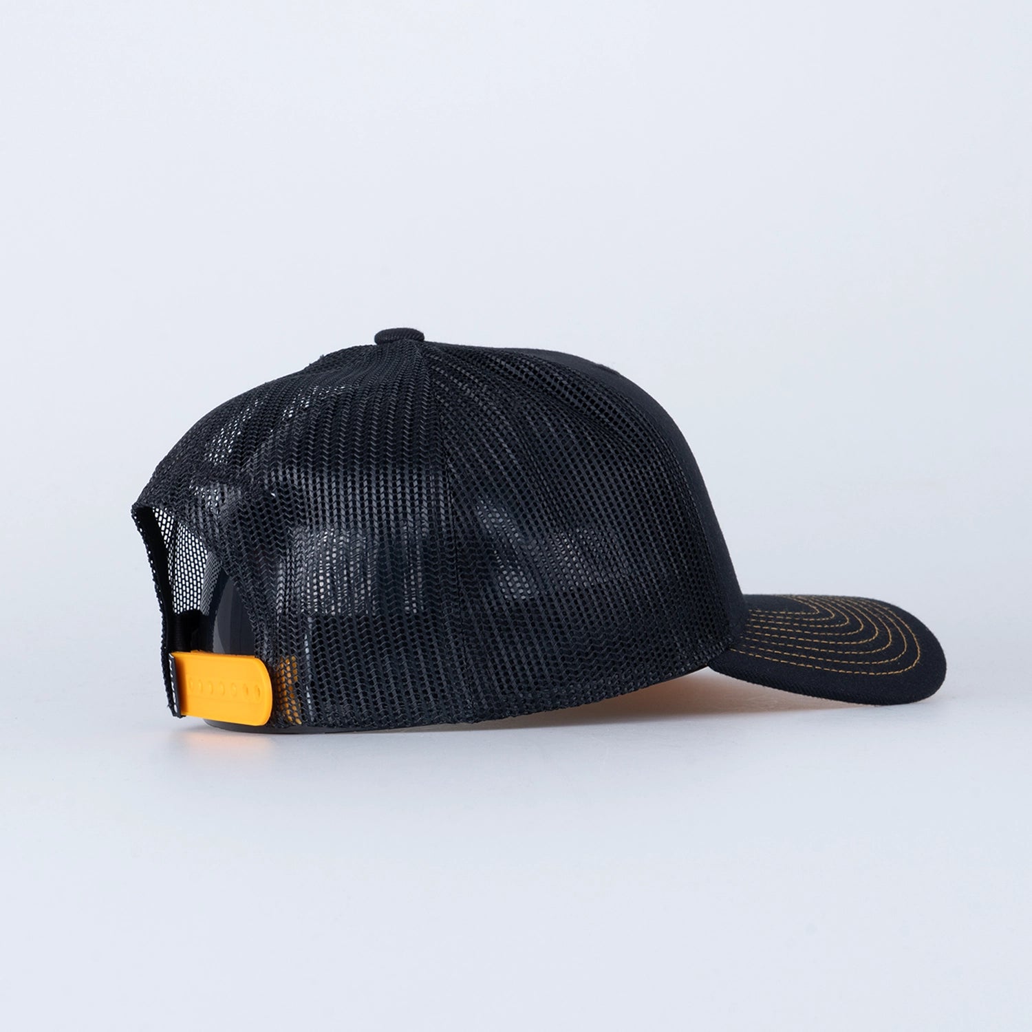 ÄLGHORN TRUCKER CAP - HOOKED BLACK