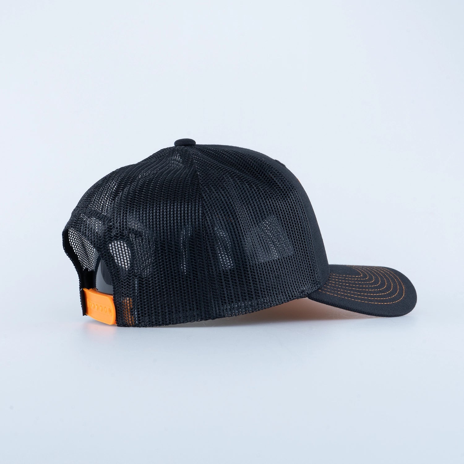 CAMPSITE TRUCKER CAP - HOOKED BLACK
