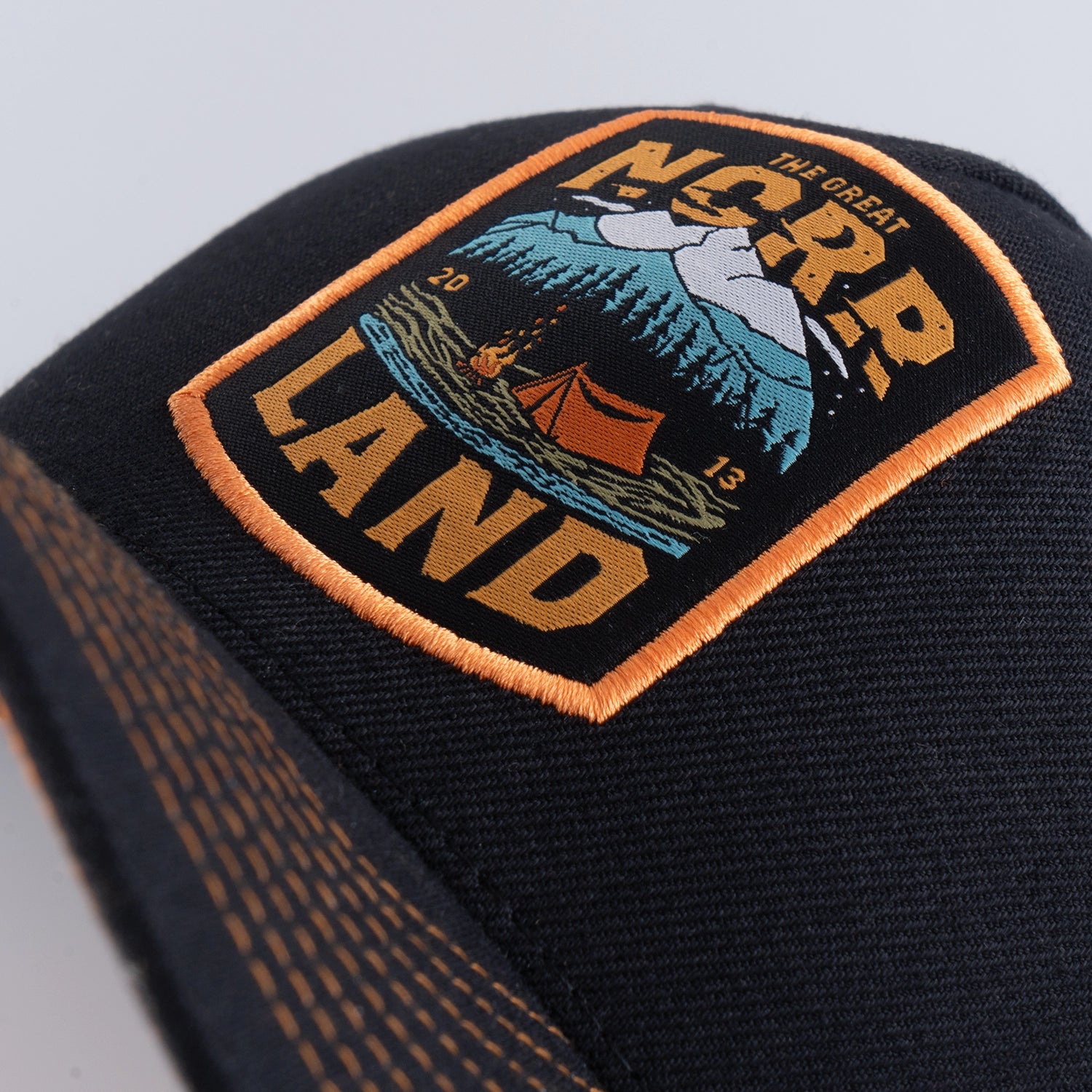 CAMPSITE TRUCKER CAP - HOOKED BLACK