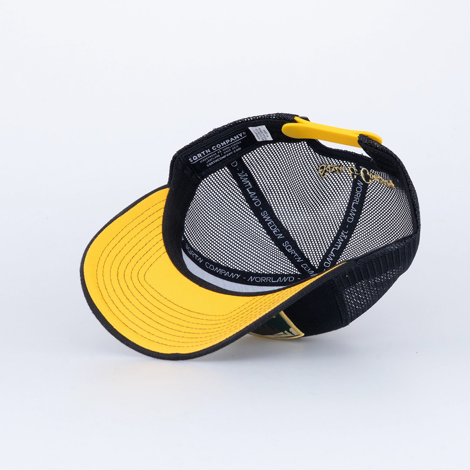 HIKE TRUCKER LOW CAP - BLACK