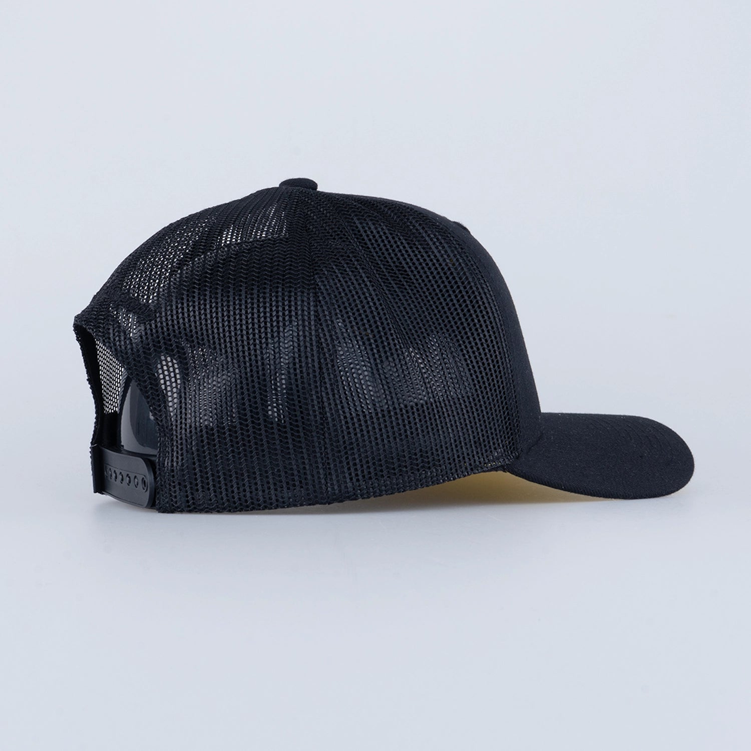 KUPOLEN TRUCKER CAP - HOOKED ÖIK BLACK