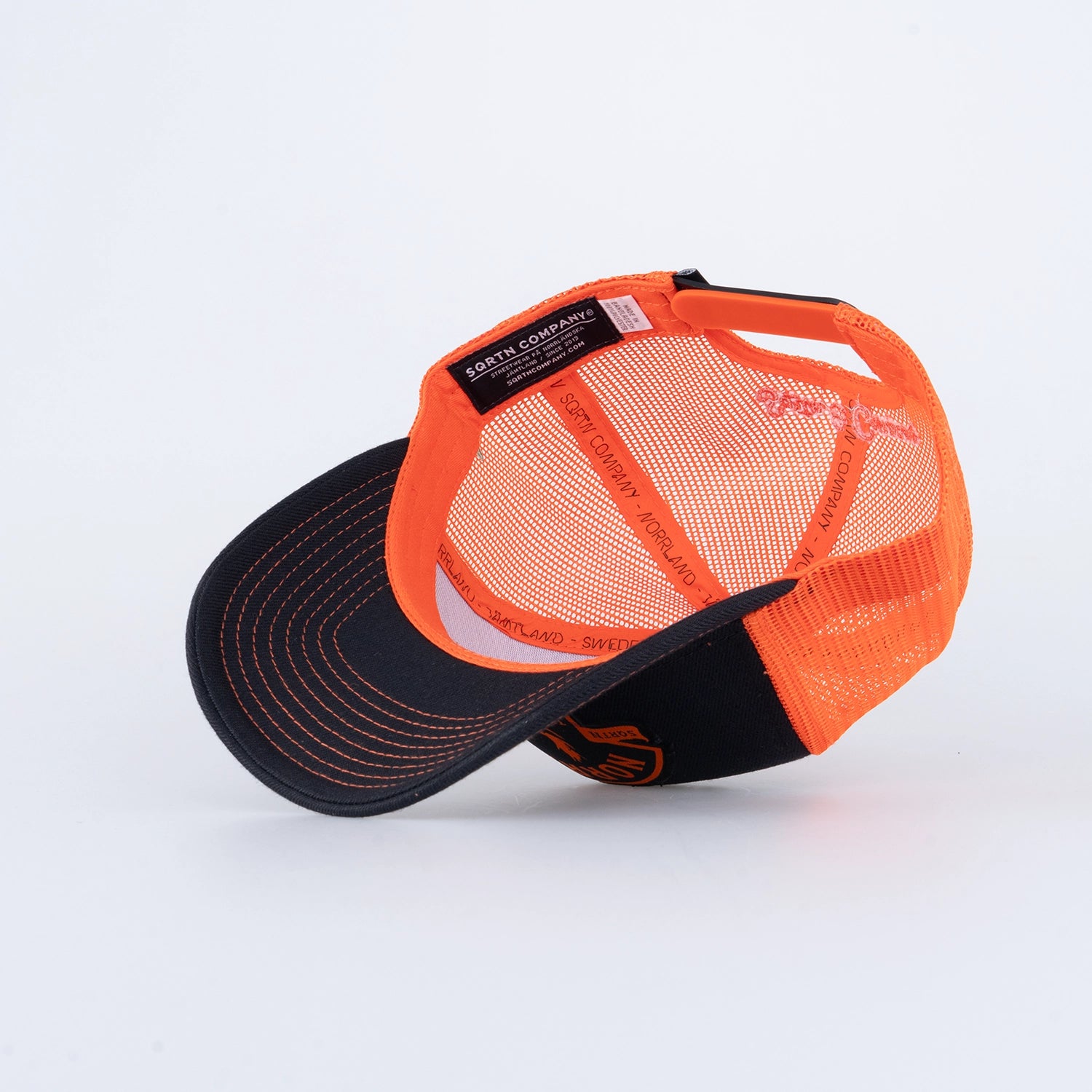 NATURE TRUCKER CAP - HOOKED BLACK