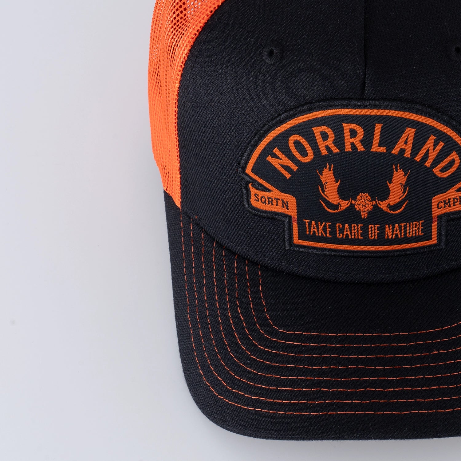 NATURE TRUCKER CAP - HOOKED BLACK