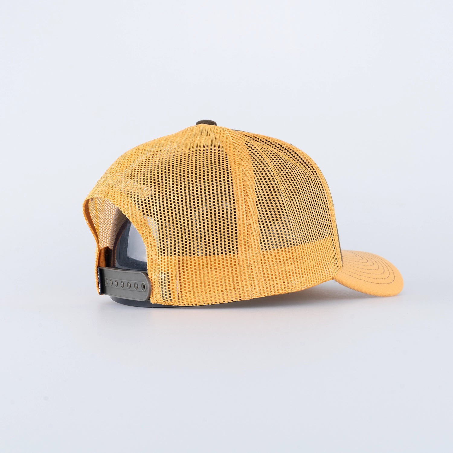 RIGHT SIDE TRUCKER CAP - HOOKED OLIVE
