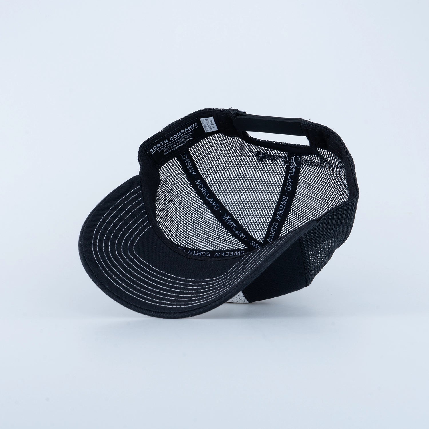 STORFISKARN TRUCKER CAP - HOOKED BLACK