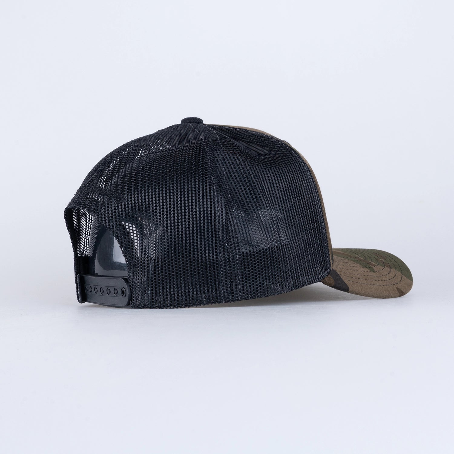 TGN SCRIPT TRUCKER CAP - HOOKED CAMO